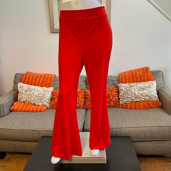 ❣️🆕Lane Bryant Mid Rise Red Velvet Flare Pants❣️ - Picture 2 of 11
